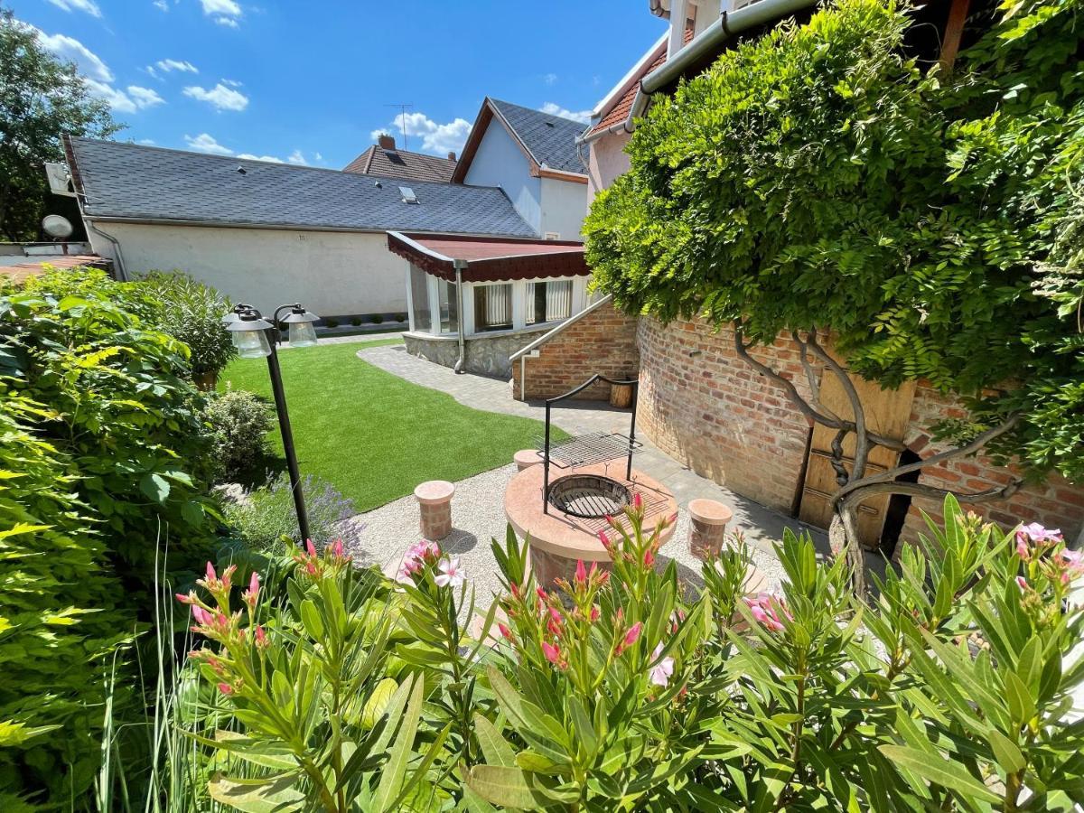 Zoli Apartmanok-Zoli Koelcsey 19 Villa Hajdúszoboszló Exteriér fotografie